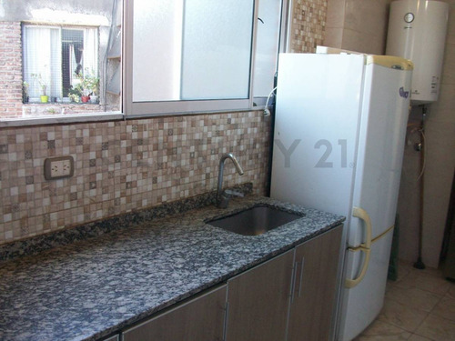 Imagen 8 de 22 de Venta Departamento 3 Ambientes Luminoso 2 Dormitorios Lavadero Buena Ubicacion