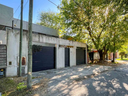 Casa En Venta En Villa Elisa De 3 Dormitorios