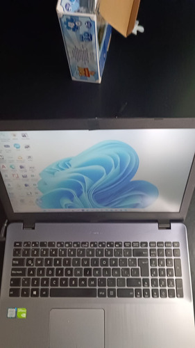 Laptop Asus Modelo X542un.