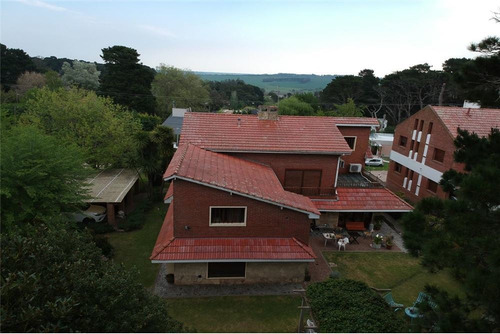 Casa / Hostal En Venta Sierra De Los Padres 11amb.