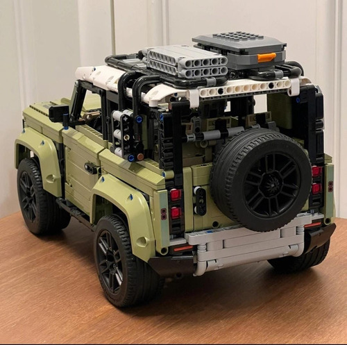 Bloco De Montar Land Rover Defender Technic - 2573pçs