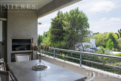 Departamento De Tres Ambientes En Venta En Condominio Civis