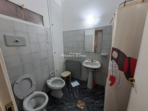 Venta Apto Semi Piso Muy Luminoso Al Frente Sobre Av. Millan En Aguada