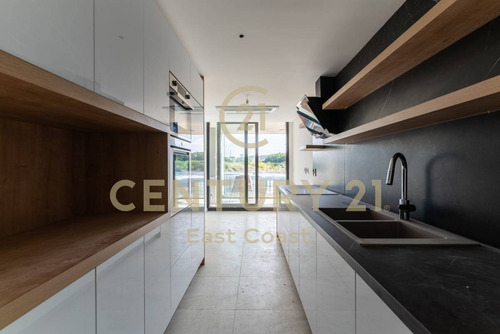 Excelente Residencia En Aldeana.