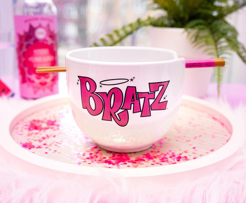 Personagens Do Ramen Bowl Silver Buffalo Bratz Com Pauzinhos
