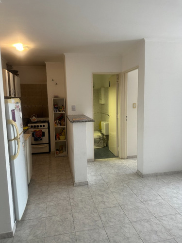 Departamento 2 Dormitorios En Artigas, 50 Mts Bv San Juan