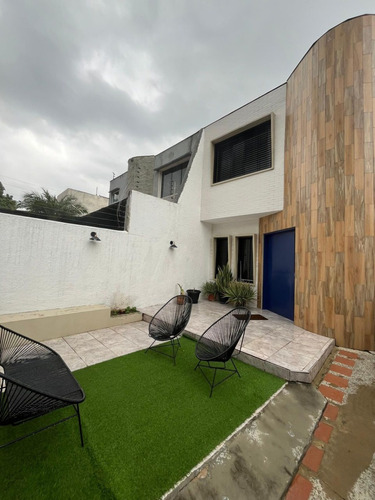 Yeilyc Vende Casa Tipo Townhouse En  Urb. La Viña