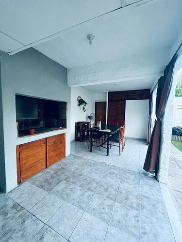 Venta Casa- 3 Dormitorios- 2 Baños -pileta-quincho-credito