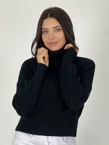 Sweater Diseño Tejido V Negro