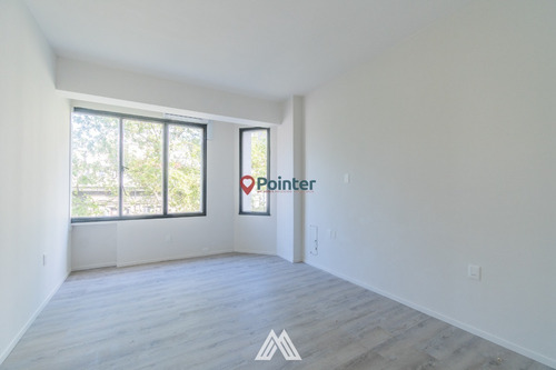 Imagen 9 de 12 de Luminoso Apartamento De 2 Dorm. / Reciclado A Nuevo / Centro