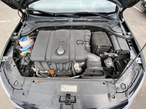 Imagen 14 de 25 de Volkswagen Nuevo Jetta Trendline 2013