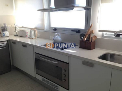 Imagen 7 de 23 de Apartamento En Brava, 3 Dormitorios *