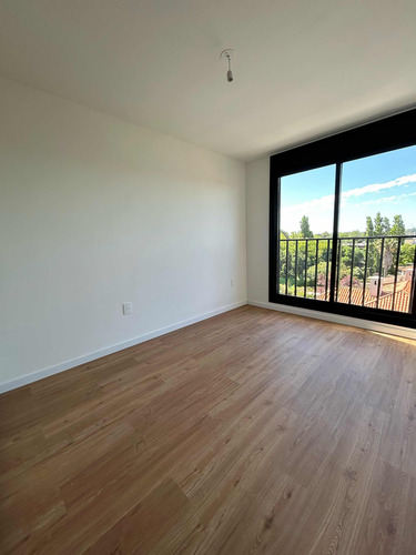 Se Vende Apartamento 2 Dormitorios Con Gge, Parque Miramar