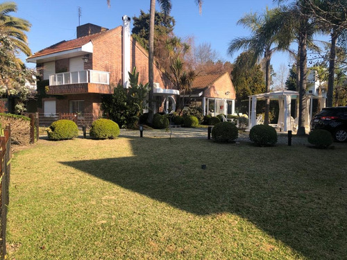 Casa En Venta 4 Ambientes En Berazategui