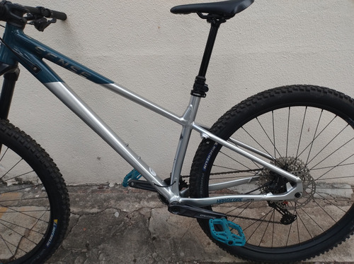 Bicicleta Hardcore Comp R, Tam M, 23/24 Prata M (Usado)