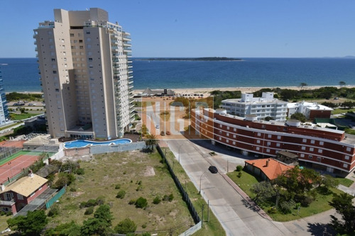 Apartamento Con Vista Espectacular, Y Con Todos Los Servicios!! -ref:15729