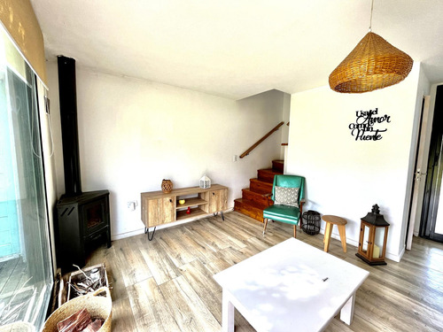 Dos Casas Modernas En Block En La Caleta