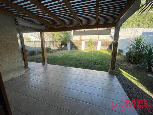 Casa En Venta De 4 Dorm. En Colina