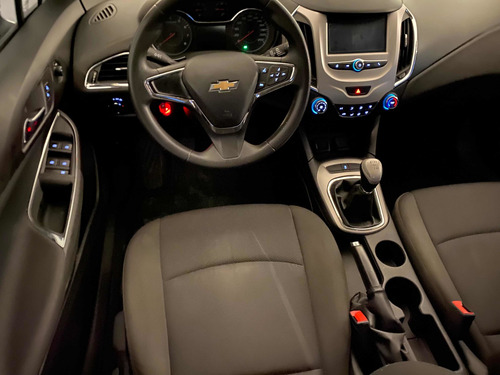Imagen 10 de 15 de Chevrolet Cruze 1.4 Ls Mt 2016