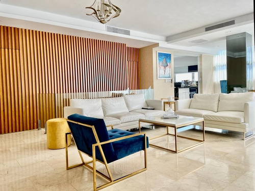 Apartamento Penthouse Con Terraza En Alquiler Amueblado En Serralles, Facil Acceso A Sectores Como Piantini, Evaristo Morales, Naco