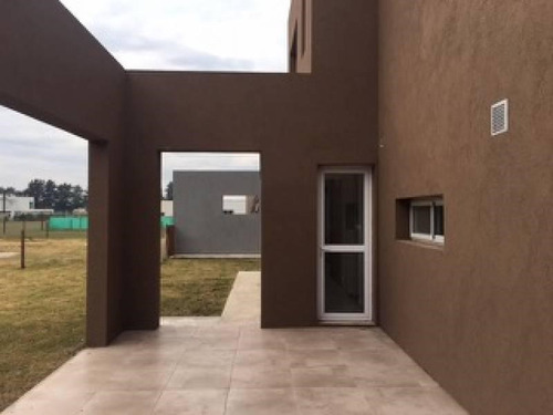 Casa Venta 5 Ambientes En Altos De Campo Grande Pilar Lote De 800 M2