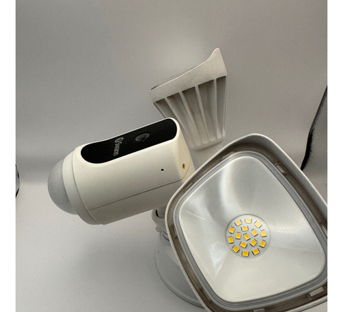 Cámaras Wifi De Seguridad Swann Floodlight Con Reflector (Usado)