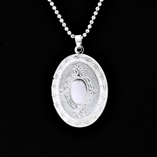 Colar Com Pingente Oval Relicário Prateado Médio