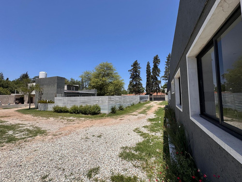 Casa En Housing Con Pileta 3 Dorm Arguello