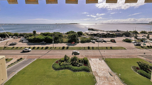 Venta Apartamento 3 Dormitorios + Dependencia | Playa Mansa | Punta Del Este Península