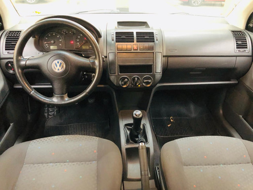 Volkswagen Polo 1.6 2002/2003 (8749)