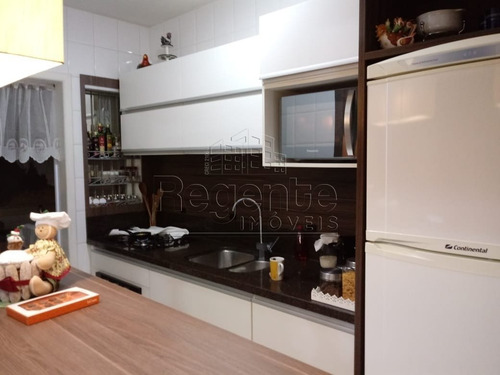 Apartamento A Venda No Bairro Balneario Em Florianopolis - V-77419
