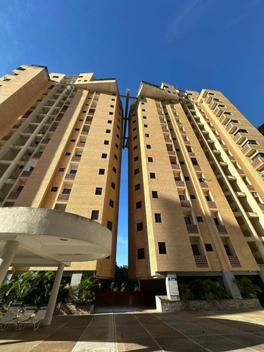 Annic Coronado Vende Apartamento En Las Chimeneas, Res. Mantova (133ms) Piso Bajo Ref. 266631