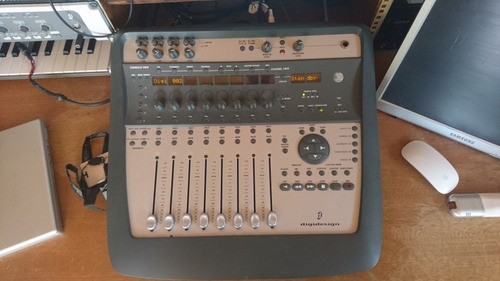 Avid Digidesign Digi 002 Mixer. Pro Tools