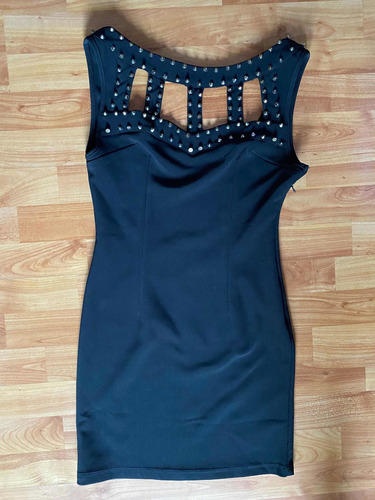 Vestido Negro Tachas