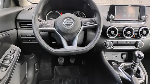 Nissan Sentra 1.8 Sense Mt
