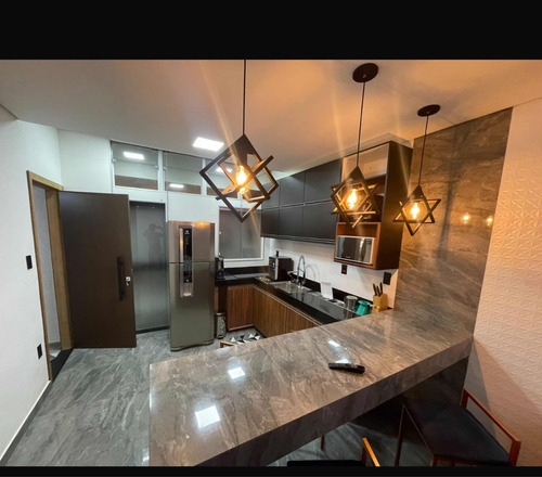 Apt 1 Quarto Top