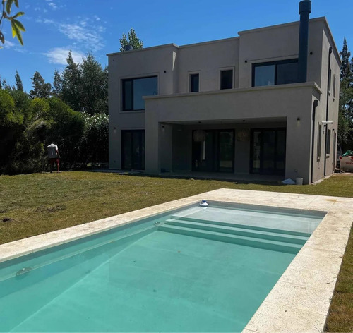 Casa  En Venta En La Comarca, General Pacheco, Tigre