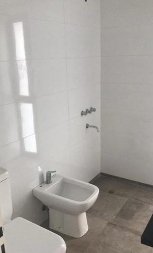 Duplex Venta -2 Dormitorios Y Cochera -estrenar -240 Mts 2 - Barrio Gambier