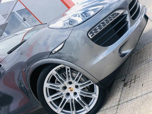 Porsche Cayenne V8