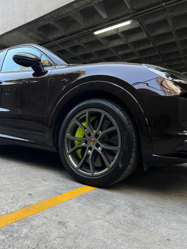Porsche Cayenne Coupe Turbo S e hybrid