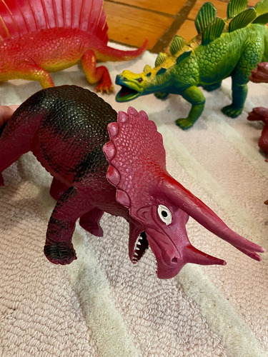 Dinosaurios Plásticos De Juguete (Usado)