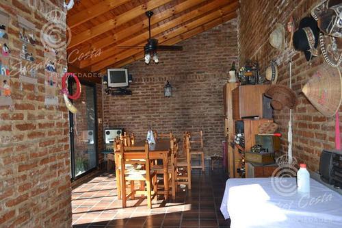 Imagen 27 de 30 de Casa Con Fondo 3 Dormitorios, Quincho- Lanús Este