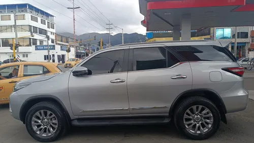 Toyota Fortuner Srv 2.4 Diesel 4x2 At 2023