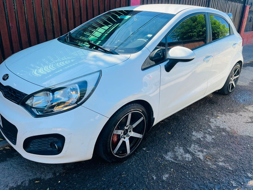 Kia Rio 5 Ex 1.4L 6Mt Ac Dab Abs