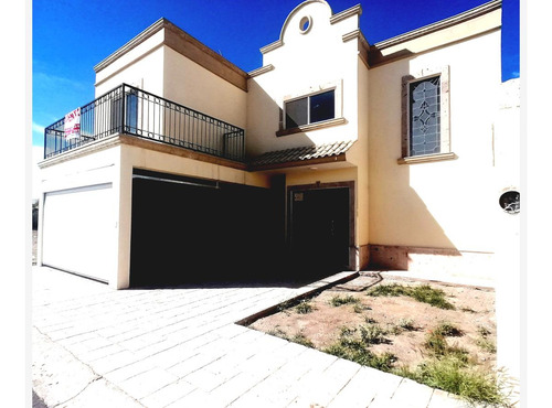 Casa En Venta En Los Arrayanes, Gómez Palacio, Durango