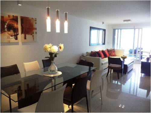 Venta De Apartamento 3 Dormitorios, En Playa Brava