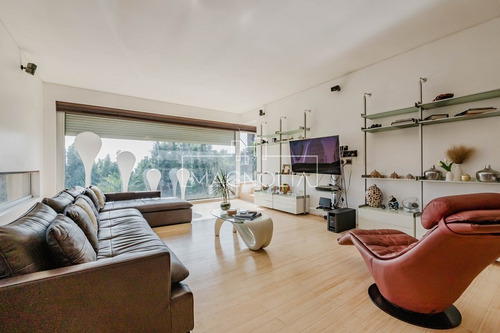 Casa En Venta De 5 Dorm. En Sector La Reserva Chicureo