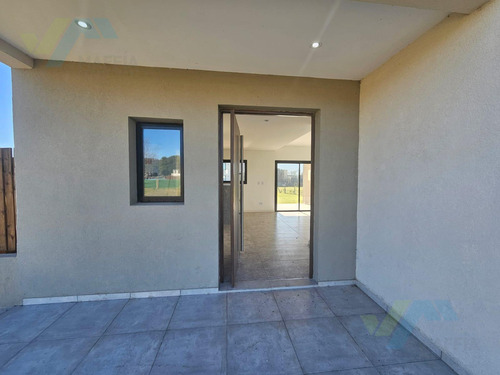 Casa En Venta - Barrio Cerrado Santa Elisa - Pilar Del Este