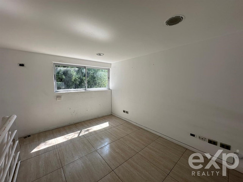 Arriendo Local Comercial Con Alto Trafico En Avda La Dehesa