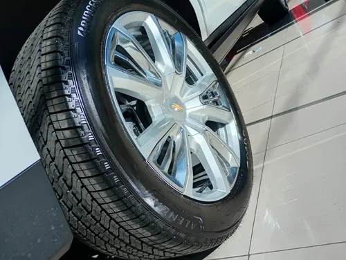 Chevrolet Suburban 5.3 High Country 4X4 At